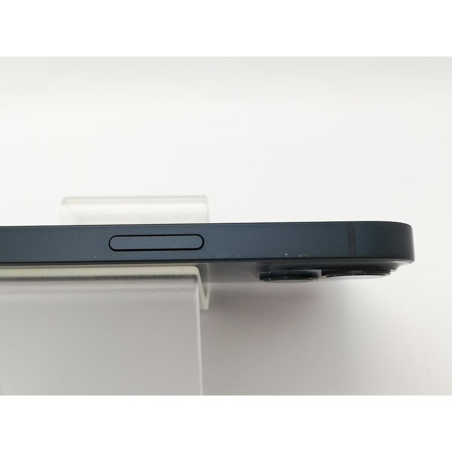 【中古】Apple au 【SIMフリー】 iPhone 13 256GB ミッドナイト MLNH3J/A【アリオ倉敷】保証期間１ヶ月【ランクC】の画像