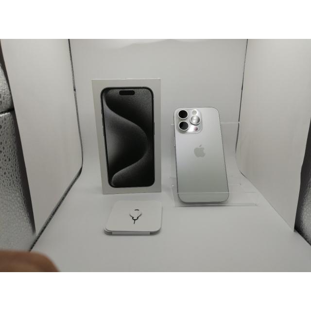 中古】Apple docomo 【SIMフリー】 iPhone 15 Pro 128GB ホワイト