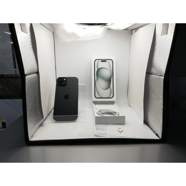 中古】Apple au 【SIMフリー】 iPhone 15 128GB ブラック MTMH3J/A