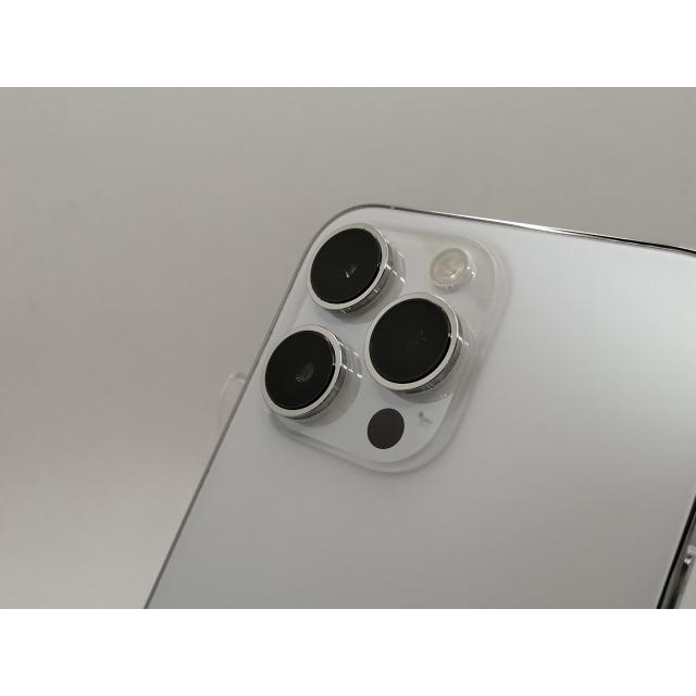 【中古】【赤ロム保証あり】Apple au 【SIMフリー】 iPhone 14 Pro Max 256GB シルバー MQ9C3J/A【秋葉3号】保証期間１ヶ月【ランクC】の画像