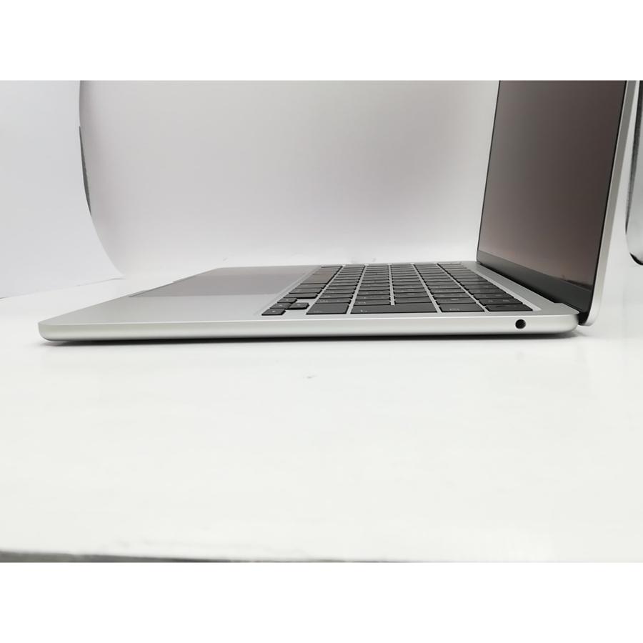 【中古】Apple MacBook Air 13インチ CTO (M3,2024) シルバー M3(CPU:8C/GPU:10C)/16G/256G【秋葉5号】保証期間１ヶ月【ランクA】の画像