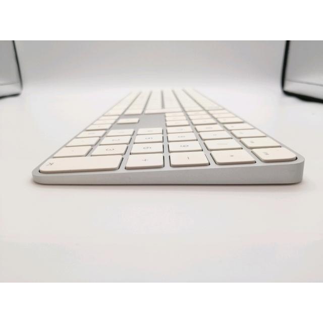 中古】Apple Magic Keyboard（テンキー付き/Appleシリコン搭載Mac用