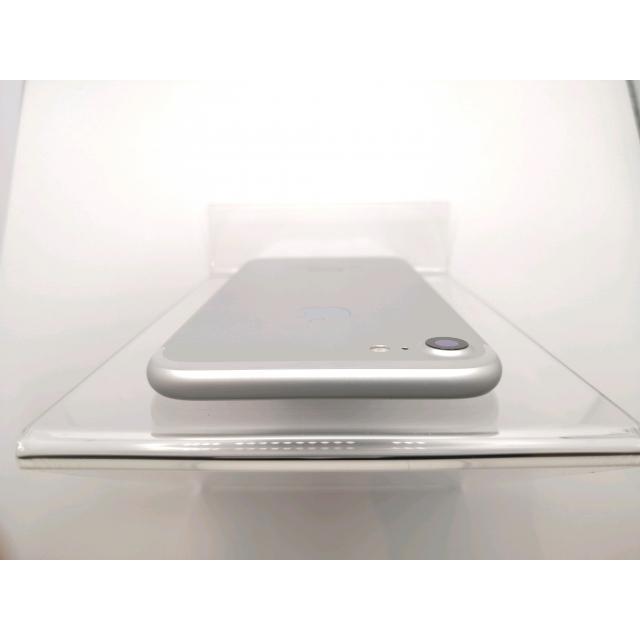 中古】Apple docomo 【SIMロックあり】 iPhone 7 128GB シルバー