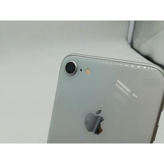中古】Apple docomo 【SIMロック解除済み】 iPhone 8 64GB シルバー
