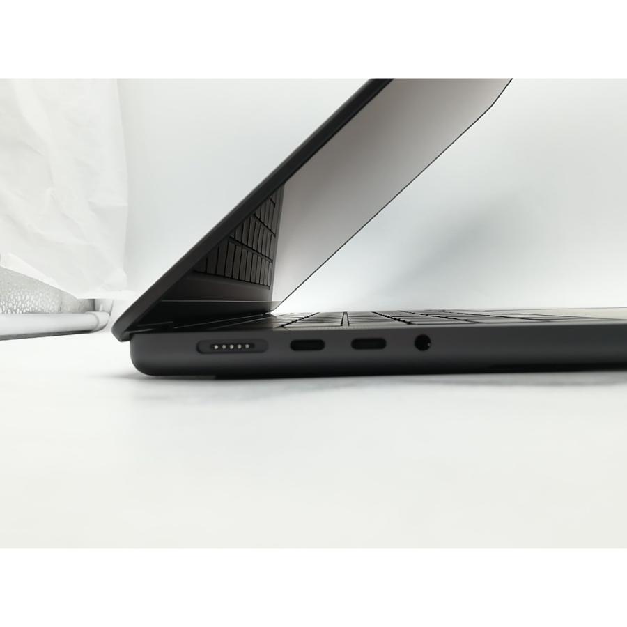 中古】Apple MacBook Pro 14インチ M5(CPU:10C/GPU:10C) 16GB/512GB