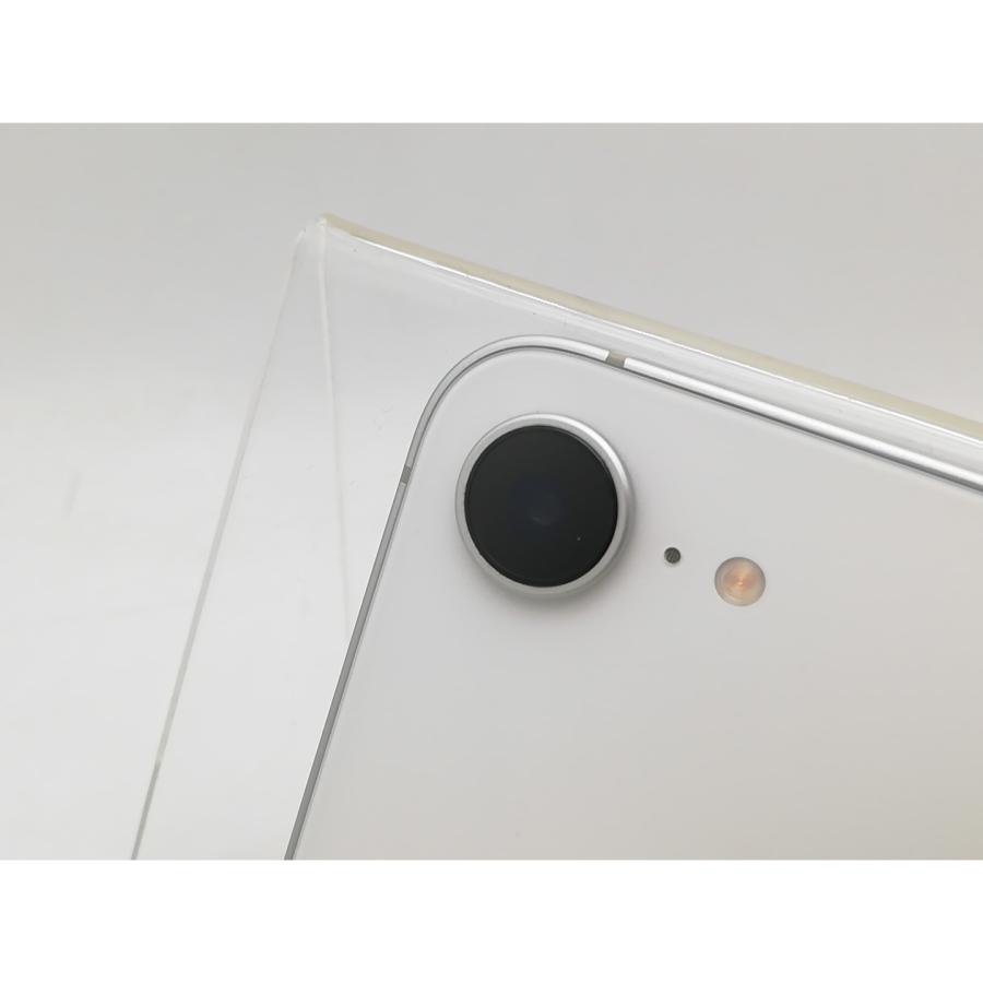 【中古】Apple docomo 【SIMフリー】iPhone 16e 128GB ホワイト MD1R4J/A【柏】保証期間１ヶ月【ランクA】の画像