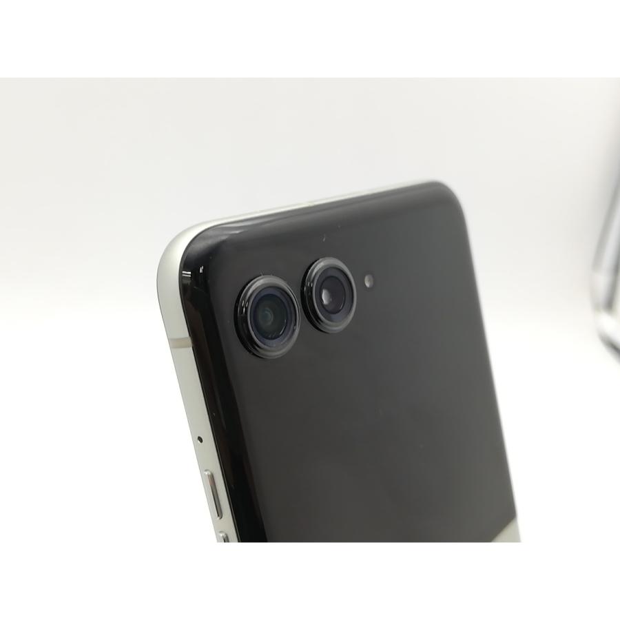 【中古】MOTOROLA docomo 【SIMフリー】 motorola razr 60d M-51F ライトスカイホワイト【柏】保証期間１ヶ月【ランクA】の画像