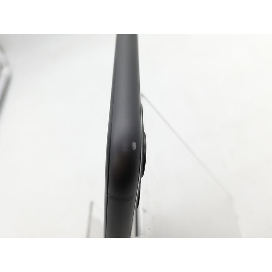 中古】Apple au 【SIMロック解除済み】 iPhone 11 64GB ブラック