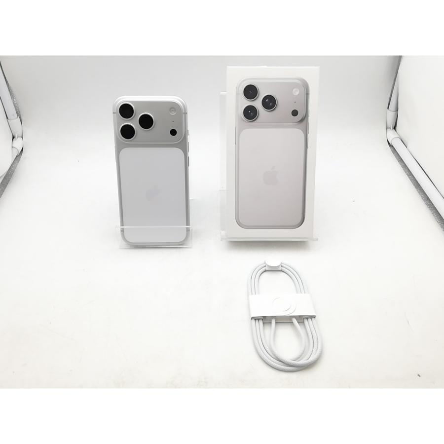中古】Apple 国内版 【SIMフリー】 iPhone 17 Pro 256GB シルバー