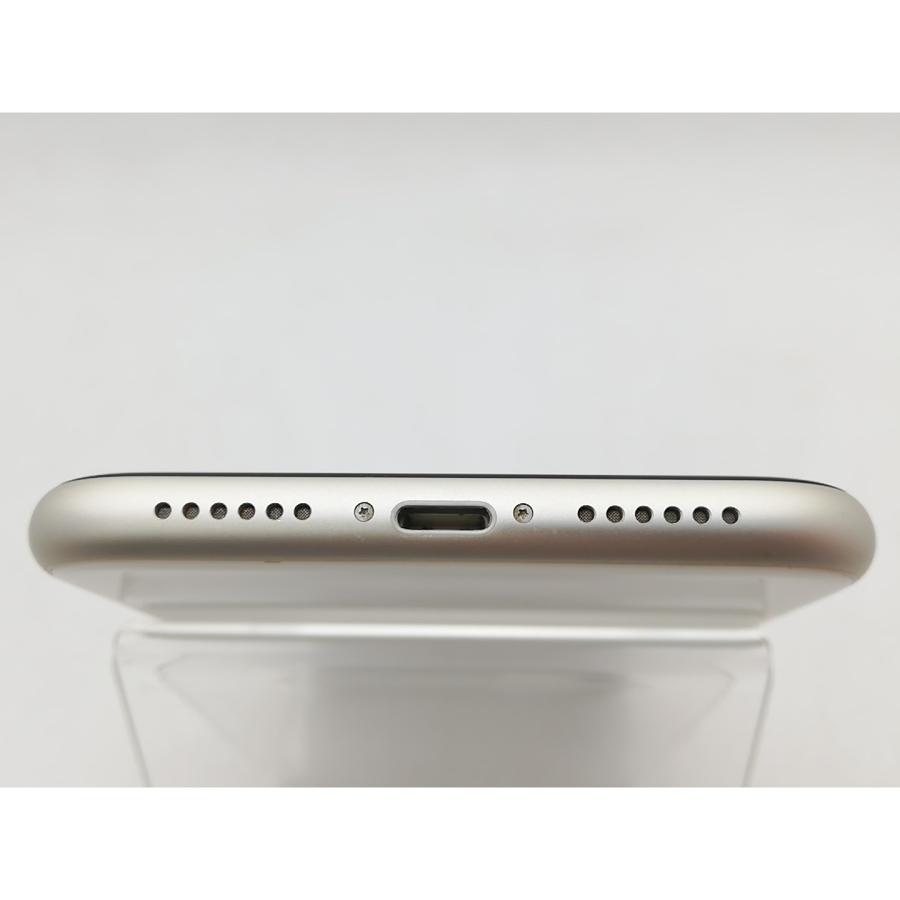 中古】Apple au 【SIMロック解除済み】 iPhone 11 64GB ホワイト