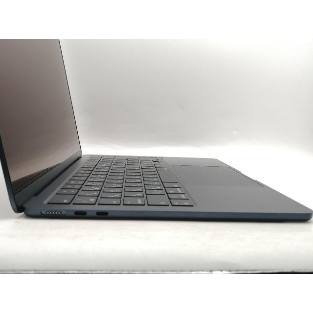 中古】Apple MacBook Air 13インチ M5(CPU:10C/GPU:8C) 16GB/512GB
