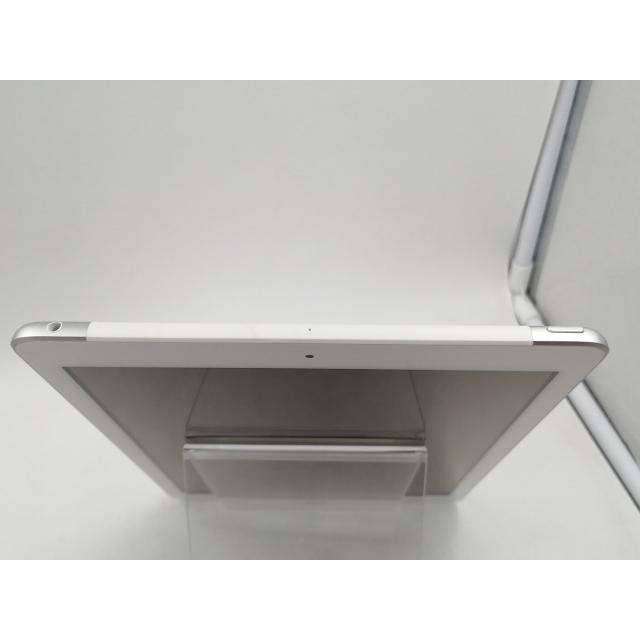 中古】Apple docomo 【SIMロック解除済み】 iPad（第5世代/2017） 32GB