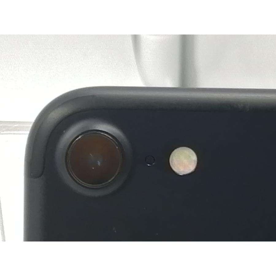 中古】Apple docomo 【SIMロック解除済み】 iPhone 7 32GB ブラック