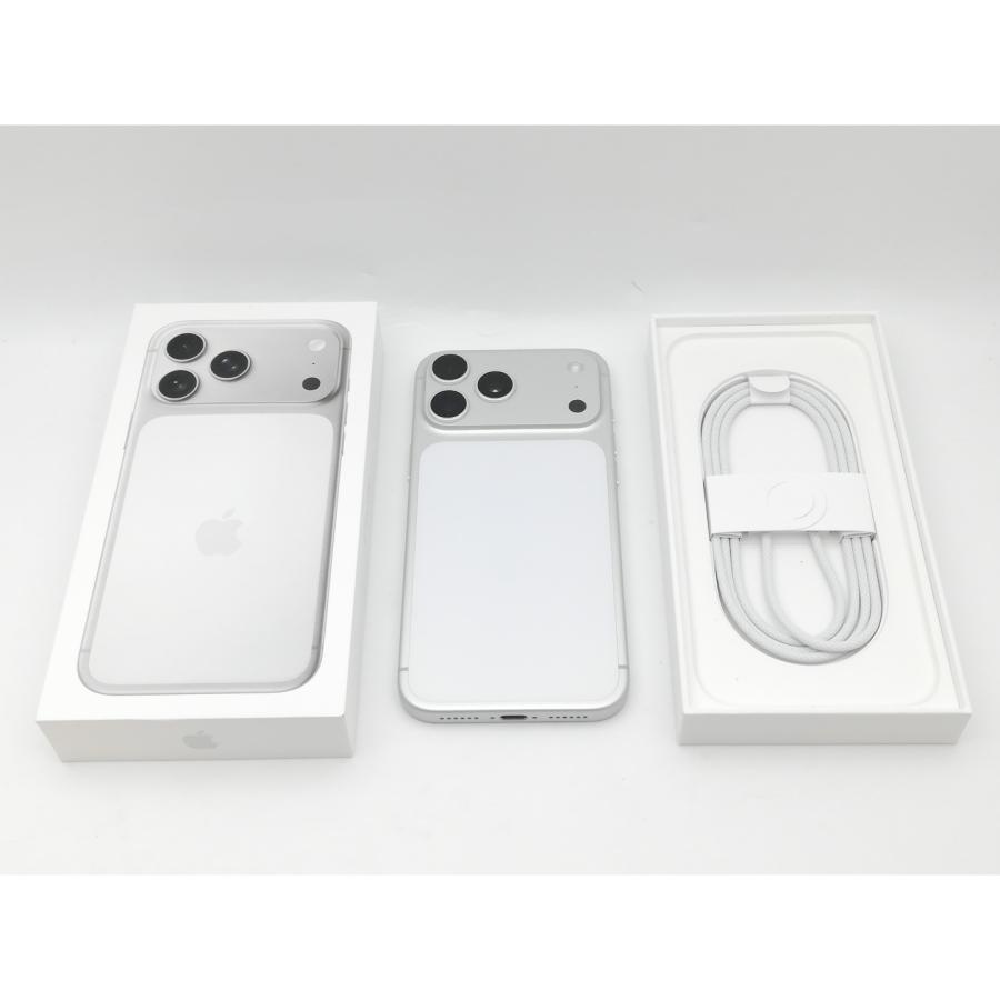 中古】Apple 国内版 【SIMフリー】 iPhone 17 Pro Max 512GB シルバー
