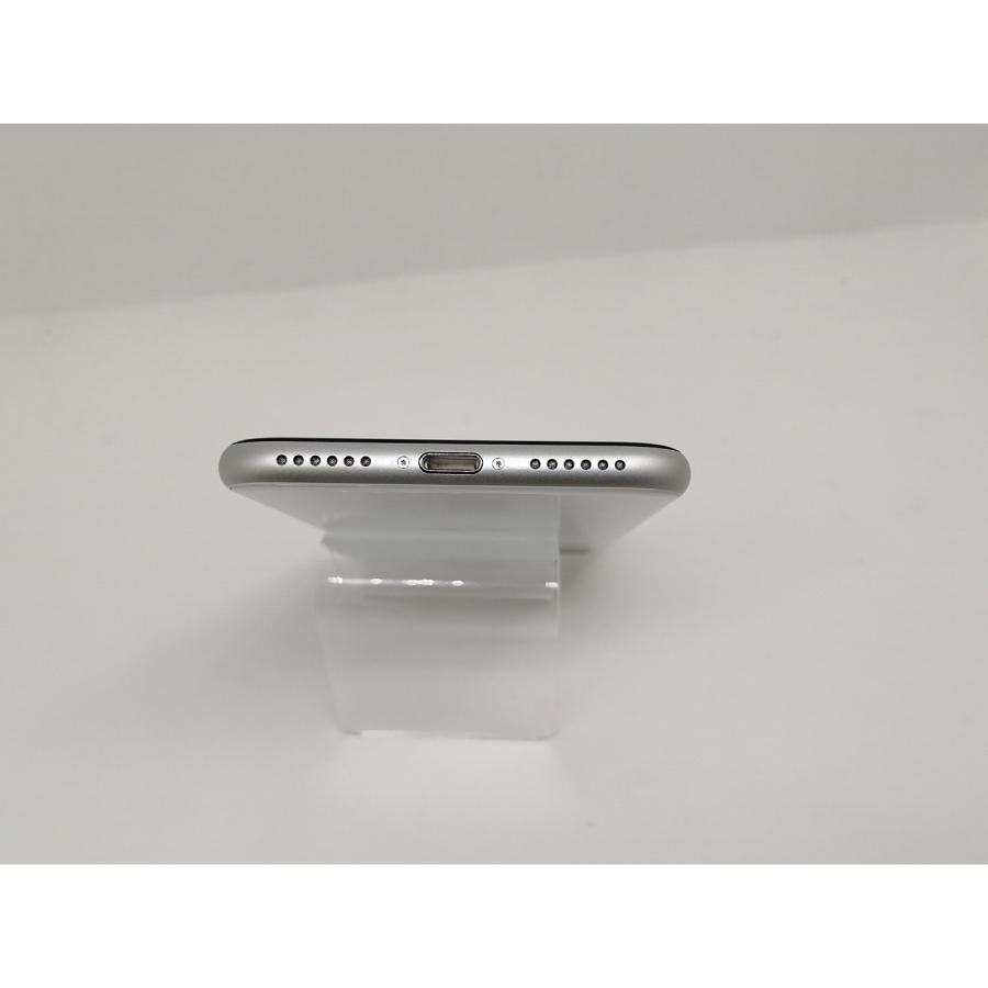 iPhone SE（第2世代） 【中古】Apple docomo 【SIMロック解除済み