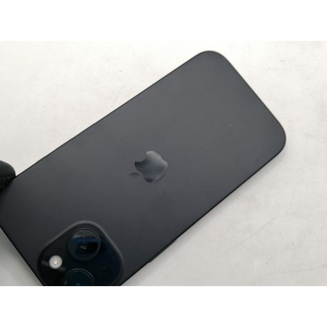 【中古】Apple 国内版 【SIMフリー】 iPhone 15 256GB ブラック MTMN3J/A【新宿東口】保証期間１ヶ月【ランクC】の画像