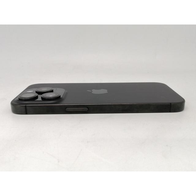 【中古】Apple 国内版 【SIMフリー】 iPhone 15 Pro 256GB ブラックチタニウム MTUC3J/A【川越クレアモール】保証期間１ヶ月【ランクC】の画像