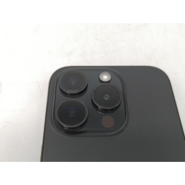 【中古】Apple 国内版 【SIMフリー】 iPhone 15 Pro 256GB ブラックチタニウム MTUC3J/A【川越クレアモール】保証期間１ヶ月【ランクC】の画像
