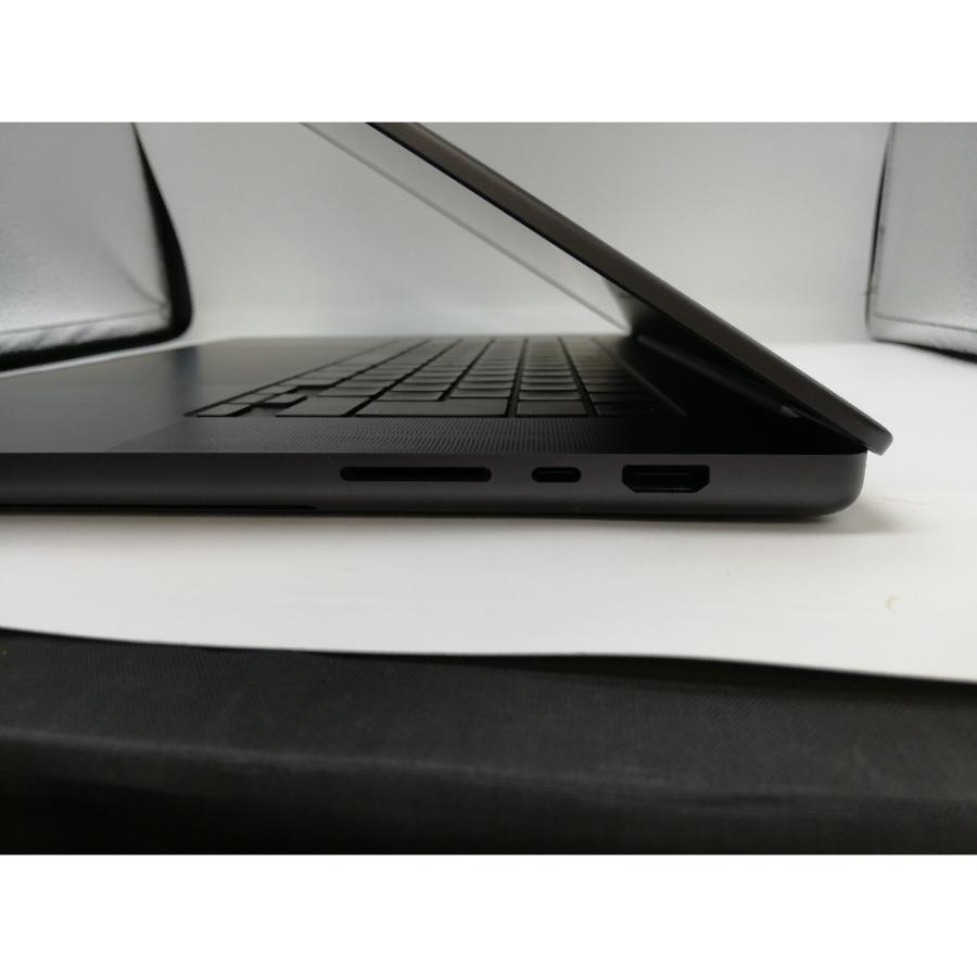 中古】Apple MacBook Pro 16インチ M4 Max(CPU:14C/GPU:32C) 36GB/1TB