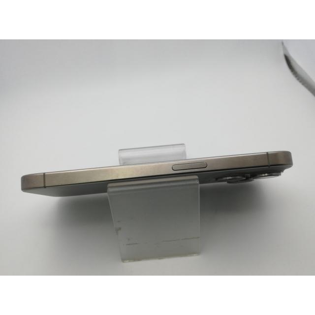 中古】Apple 国内版 【SIMフリー】 iPhone 15 Pro 1TB ナチュラル