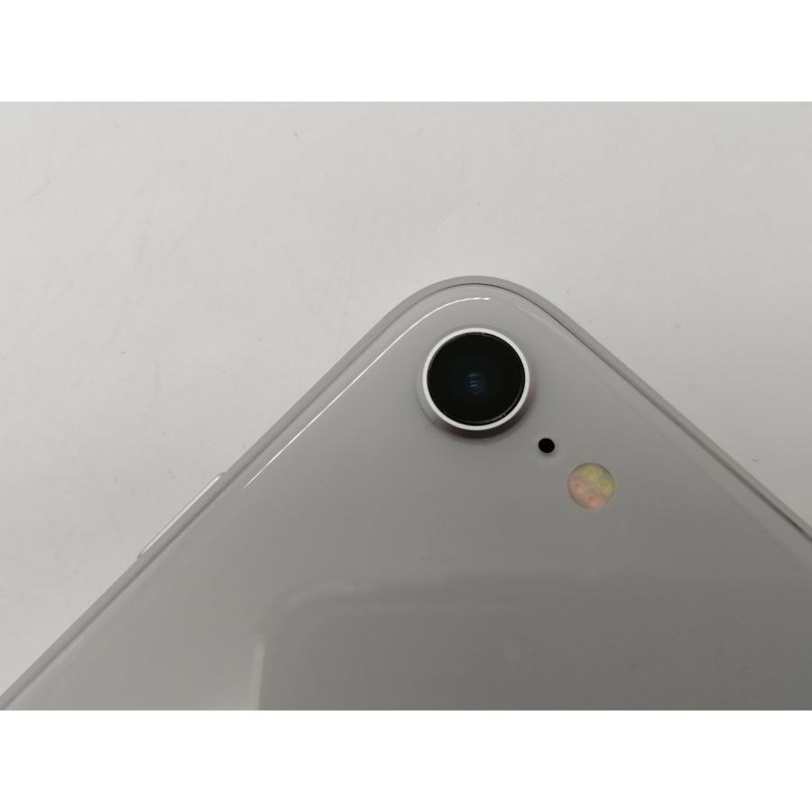 中古】Apple au 【SIMロック解除済み】 iPhone 8 64GB シルバー MQ792J