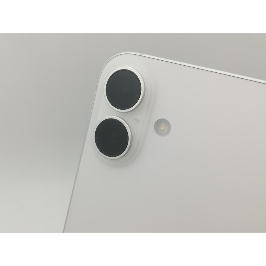 中古】Apple docomo 【SIMフリー】 iPhone 16 128GB ホワイト MYDR3J/A