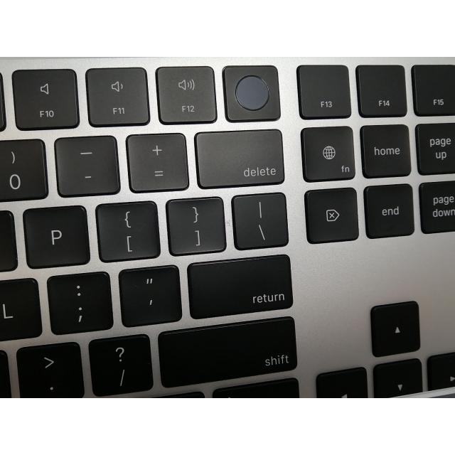 Apple Magic Keyboard Touch ID テンキー付 ブラック 黒カッコいい！新製品 ブラックキーMagic Keyboard Touch ID＆テンキー