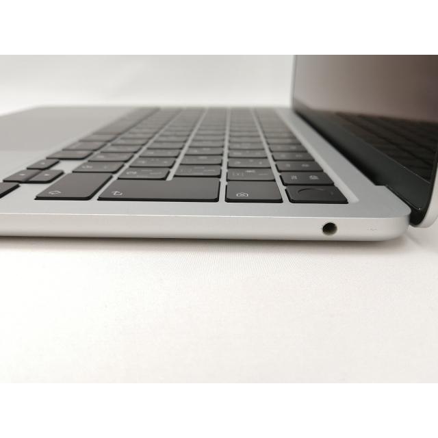 【中古】Apple MacBook Air 13インチ  M2(CPU:8C/GPU:8C) 8GB/256GB シルバー MLXY3J/A (M2,2022)【新宿2】保証期間１ヶ月【ランクB】の画像