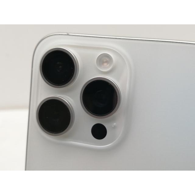 【中古】Apple 国内版 【SIMフリー】 iPhone 15 Pro Max 256GB ホワイトチタニウム MU6Q3J/A【仙台イービーンズ】保証期間１ヶ月【ランクB】の画像