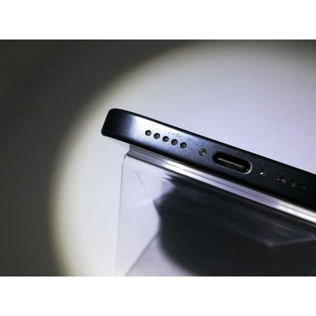 【中古】Apple 国内版 【SIMフリー】 iPhone 15 256GB ブラック MTMN3J/A【神戸】保証期間１ヶ月【ランクB】の画像