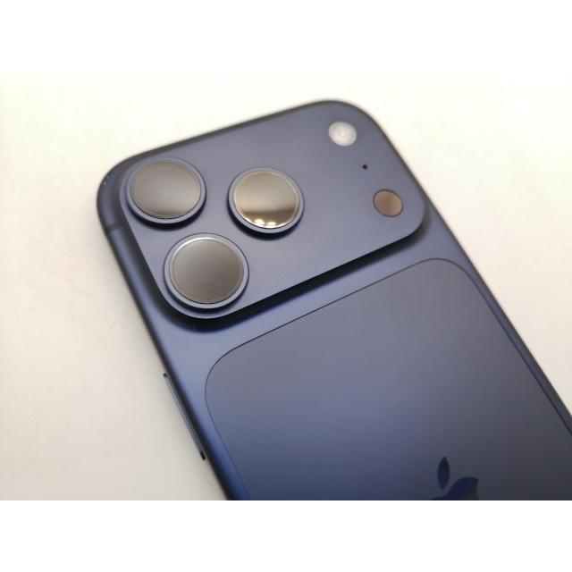 【中古】Apple 国内版 【SIMフリー】 iPhone 17 Pro 256GB ディープブルー MG874J/A【三宮駅前】保証期間１ヶ月【ランクB】の画像