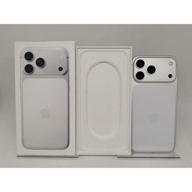 中古】Apple au 【SIMフリー】 iPhone 17 Pro Max 256GB シルバー