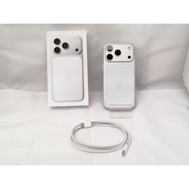 中古】Apple 国内版 【SIMフリー】 iPhone 17 Pro 256GB シルバー