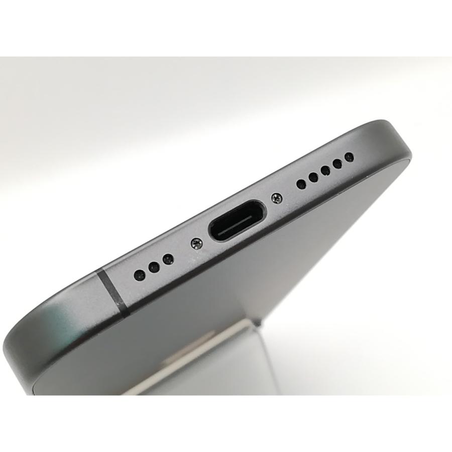 【中古】Apple 国内版 【SIMフリー】 iPhone 17 256GB ブラック MG674J/A【新橋烏森通り】保証期間１ヶ月【ランクA】の画像