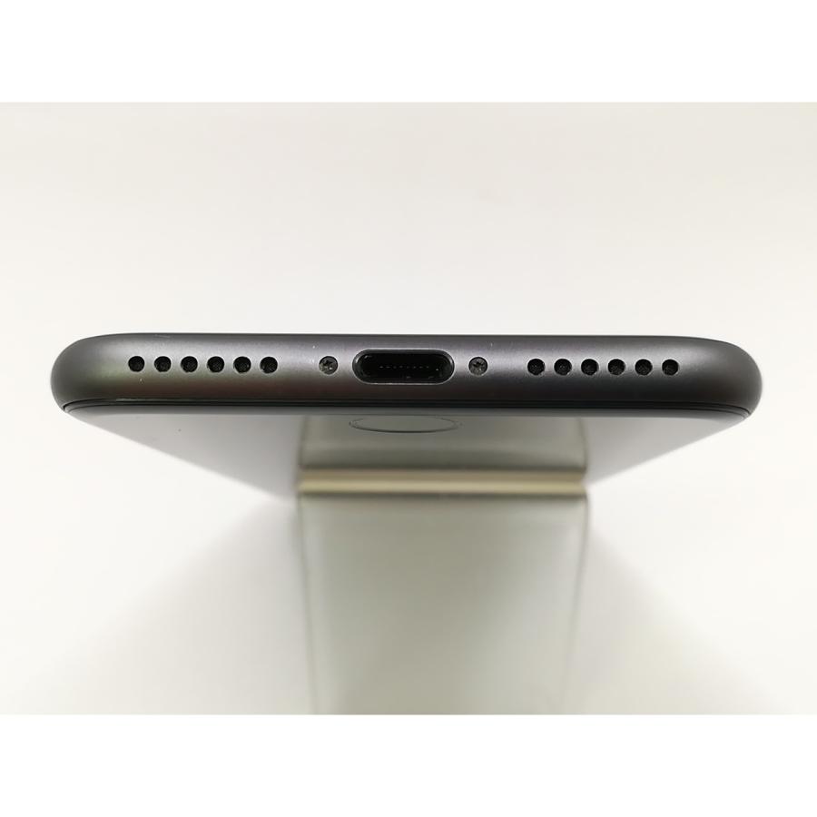 中古】Apple docomo 【SIMロック解除済み】 iPhone 8 64GB スペース