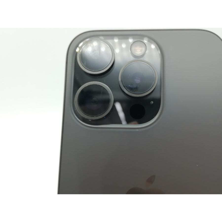 【中古】Apple SoftBank 【SIMフリー】 iPhone 15 Pro 128GB ブラックチタニウム MTU73J/A【秋葉本店】保証期間１ヶ月【ランクB】の画像