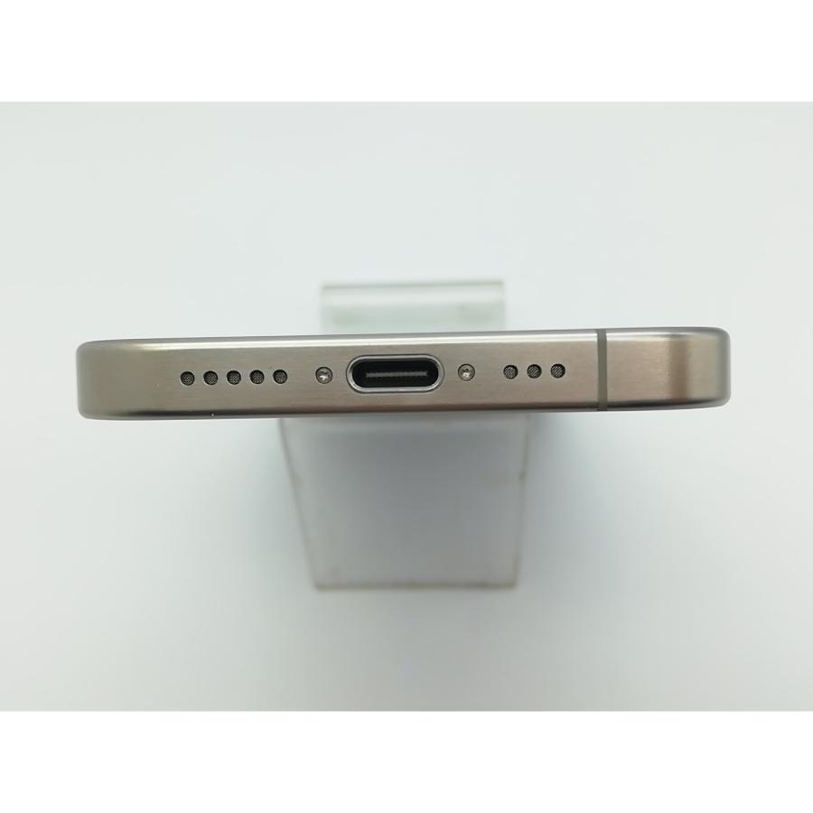 【中古】Apple au 【SIMフリー】 iPhone 15 Pro 256GB ナチュラルチタニウム MTUF3J/A【秋葉本店】保証期間１ヶ月【ランクB】の画像