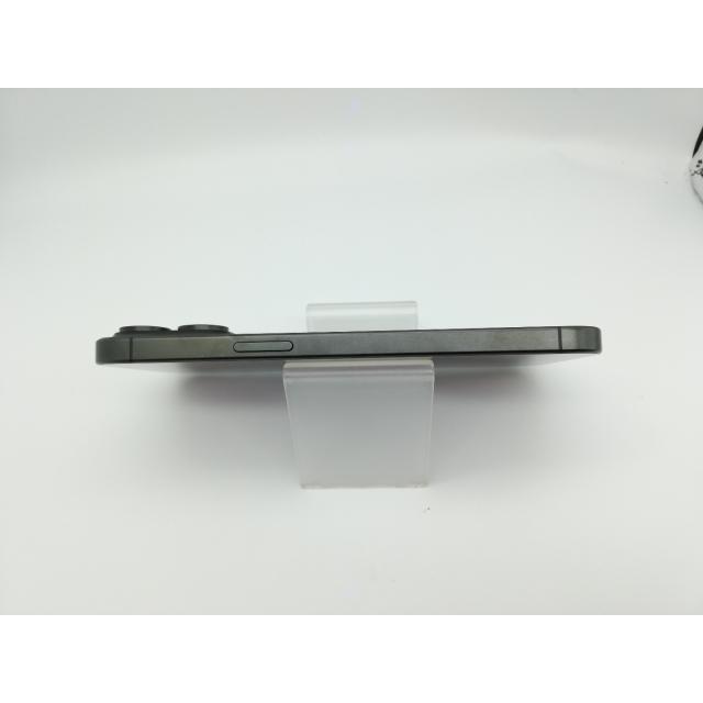 【中古】Apple au 【SIMフリー】 iPhone 15 Pro Max 256GB ブラックチタニウム MU6P3J/A【秋葉本店】保証期間１ヶ月【ランクB】の画像