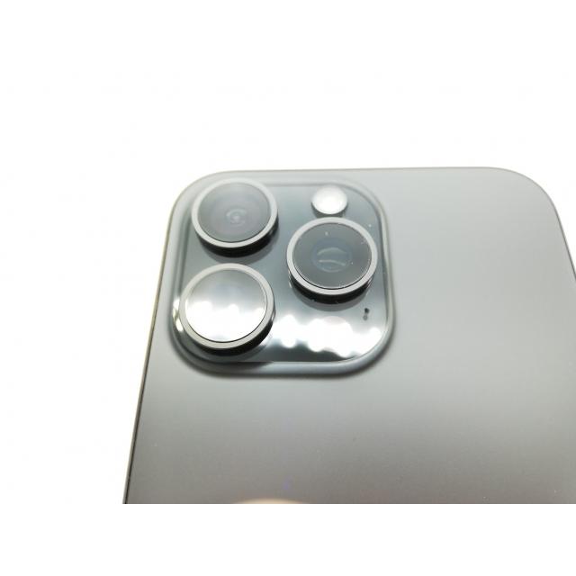 【中古】Apple au 【SIMフリー】 iPhone 15 Pro Max 256GB ブラックチタニウム MU6P3J/A【秋葉本店】保証期間１ヶ月【ランクB】の画像