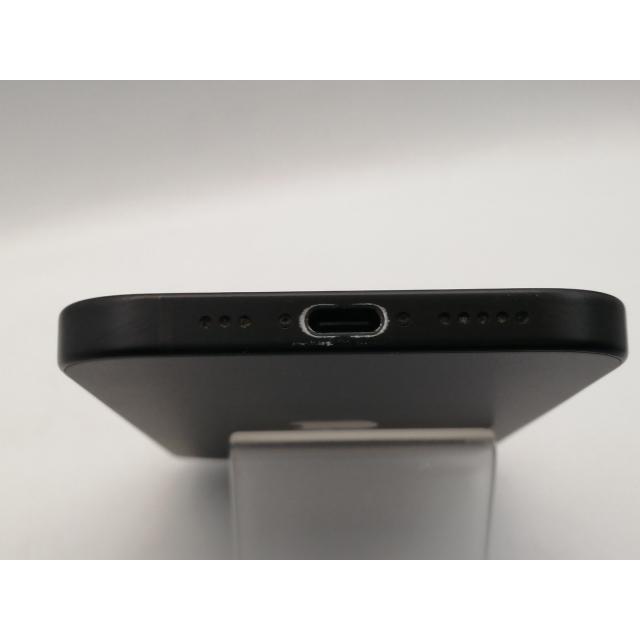 【中古】Apple 国内版 【SIMフリー】 iPhone 15 256GB ブラック MTMN3J/A【秋葉本店】保証期間１ヶ月【ランクB】の画像