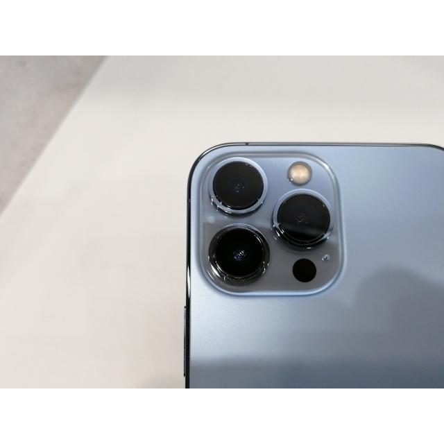 【中古】Apple SoftBank 【SIMフリー】 iPhone 13 Pro Max 256GB シエラブルー MLJD3J/A【熊本】保証期間１ヶ月【ランクC】の画像
