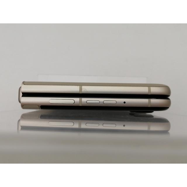 【中古】MOTOROLA SoftBank 【SIMフリー】 motorola razr 50s サンドクリーム 8GB 256GB A403MO【なんば】保証期間１ヶ月【ランクA】の画像