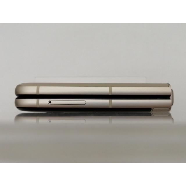 【中古】MOTOROLA SoftBank 【SIMフリー】 motorola razr 50s サンドクリーム 8GB 256GB A403MO【なんば】保証期間１ヶ月【ランクA】の画像
