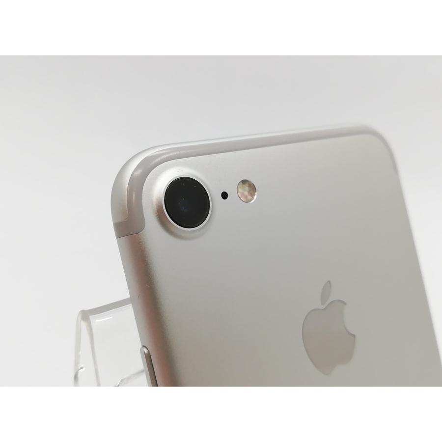 中古】Apple au 【SIMロック解除済み】 iPhone 7 128GB シルバー