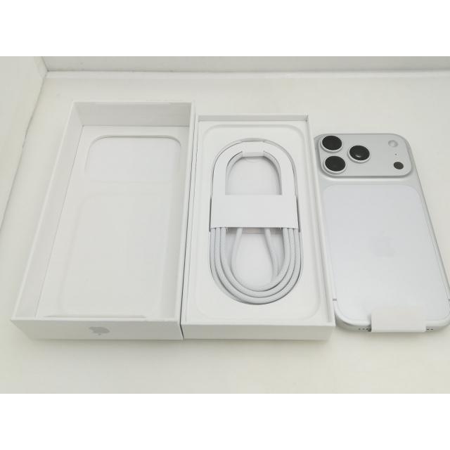 未使用】Apple 国内版 【SIMフリー】 iPhone 17 Pro 256GB シルバー