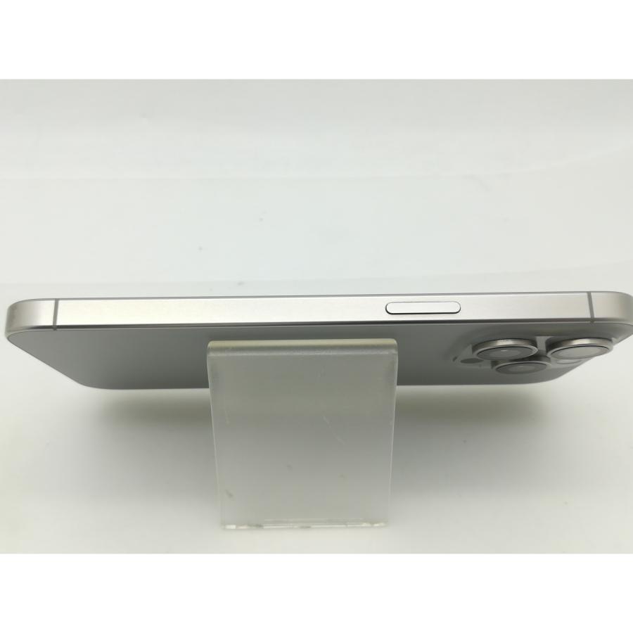 【中古】Apple 国内版 【SIMフリー】 iPhone 15 Pro Max 256GB ナチュラルチタニウム MU6R3J/A【大須】保証期間１ヶ月【ランクA】の画像