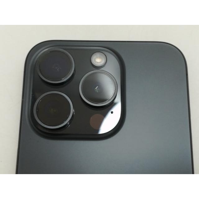 【中古】Apple SoftBank 【SIMフリー】 iPhone 15 Pro 256GB ブラックチタニウム MTUC3J/A【大須】保証期間１ヶ月【ランクC】の画像