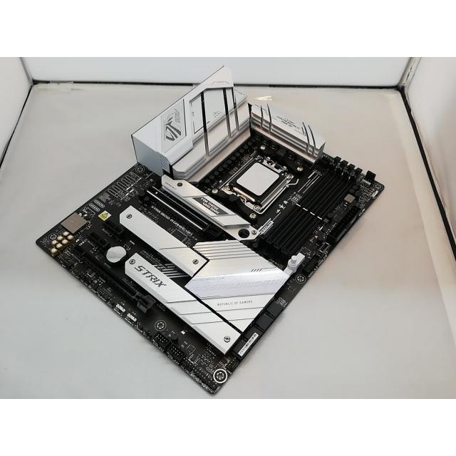 中古】ASUS ROG STRIX B650-A GAMING WIFI B650/AM5/ATX【秋葉3号