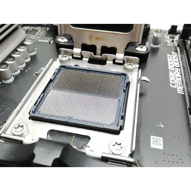 中古】MSI B650 GAMING PLUS WIFI B650/AM5/ATX【秋葉3号】保証期間1