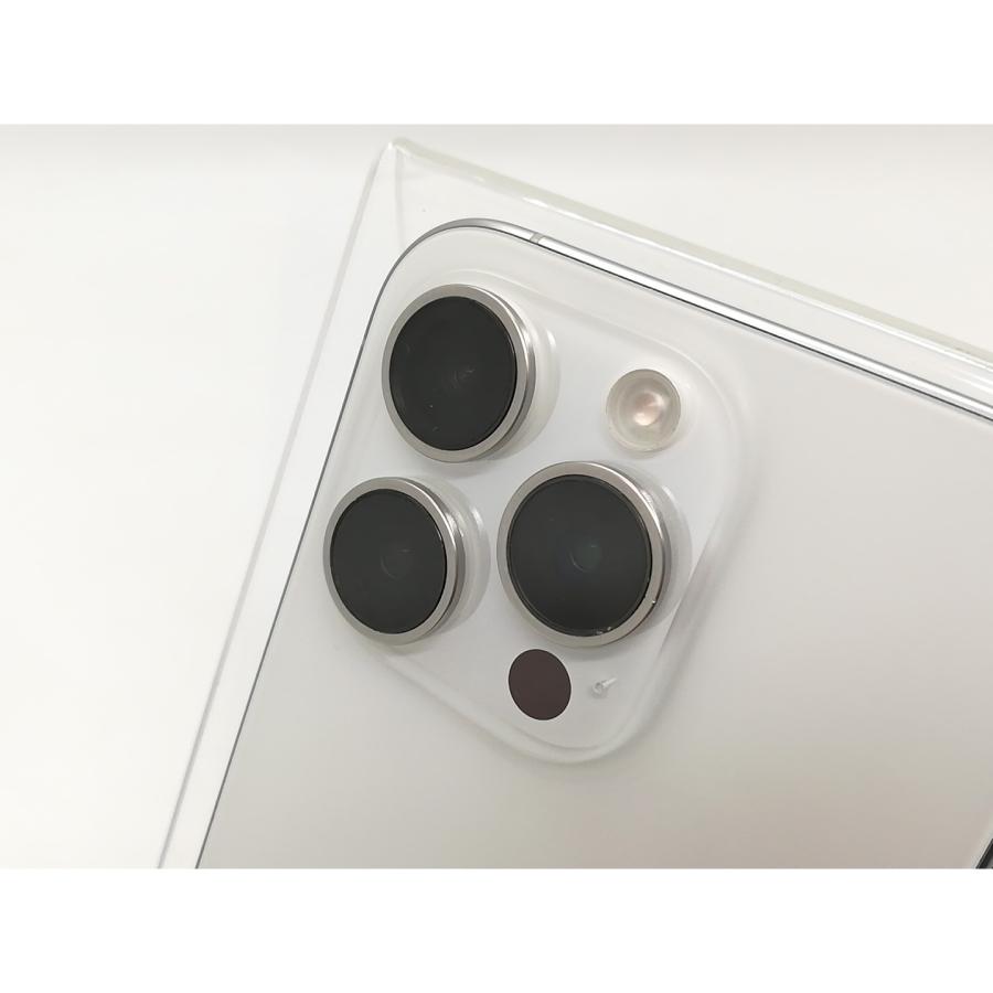 【中古】Apple 国内版 【SIMフリー】 iPhone 15 Pro 256GB ホワイトチタニウム MTUD3J/A【秋葉4号】保証期間１ヶ月【ランクC】の画像